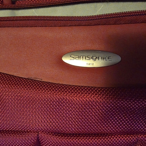 Samsonite Silhouette Red Classic Travel Carry On Bag - Picture 9 of 10
